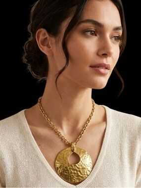 Handcrafted Artisan Set of Hammered Circle Pendant Necklace & Matching Bracelet